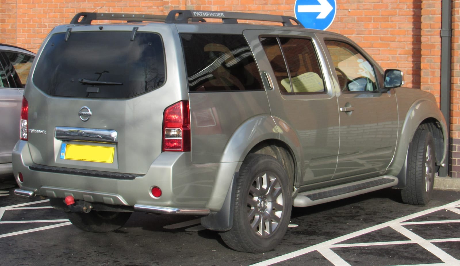 Nissan Pathfinder Pathfinder III (facelift 2010)